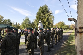 Hołd Powstańcom Warszawskim - 82. rocznica przybycia pierwszego transportu do Lamsdorf