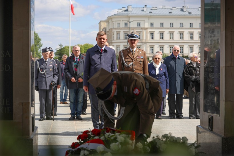 2025.05.08   dzien zwyciestwa przy grobie nieznanego zolnierza  