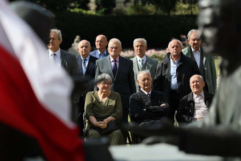 2025.09.18   uroczystosc przed pomnikiem henryka slawika i jozsefa antalla seniora  