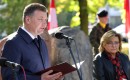 16.10   pomnik przy ambasadzie kanady