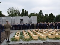 Uroczyste wyprowadzenie z „Łączki” szczątków ofiar reżimu komunistycznego